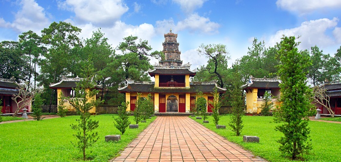 Perfume River & Thien Mu Pagoda